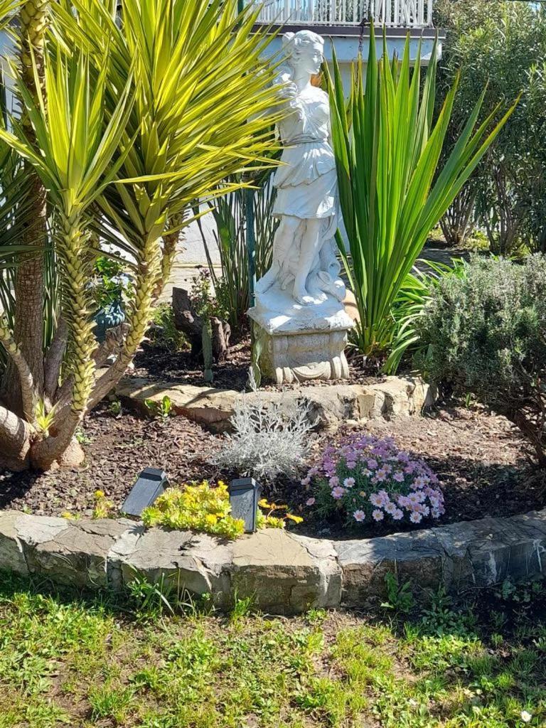 Villa La Parisienne Diano Borello Exteriör bild